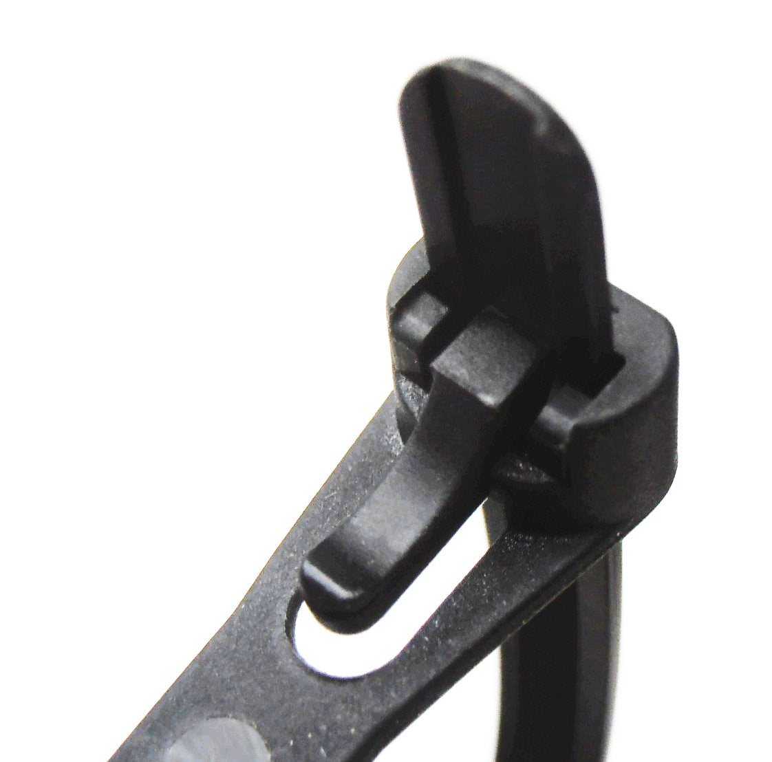 Real photograph of one releasable cable tie, representative image for pack of five